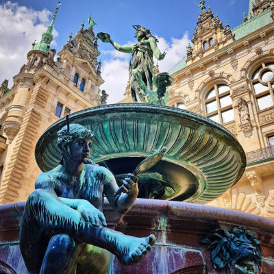 Vorschaubild Hamburger Rathaus Brunnen
